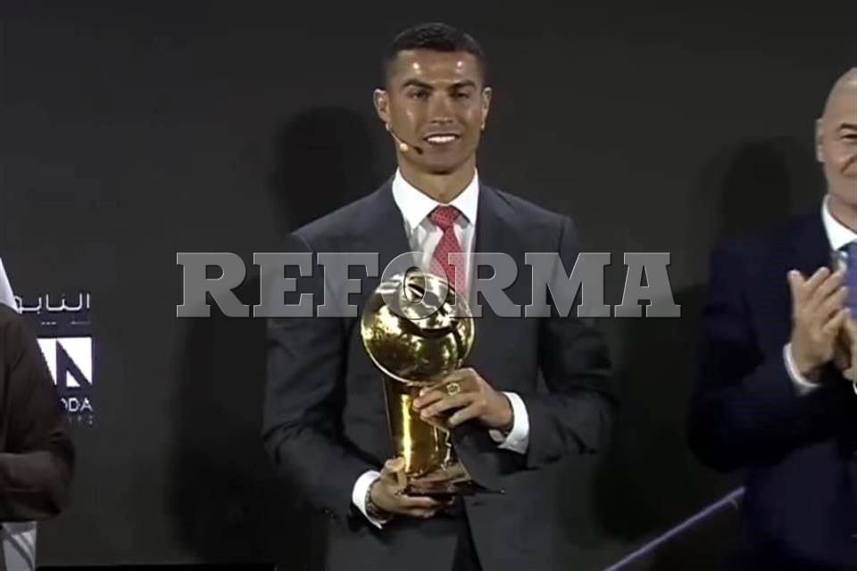 Ronaldo entre os candidatos a melhor jogador do século XXI nos Globe Soccer  Awards - SIC Notícias