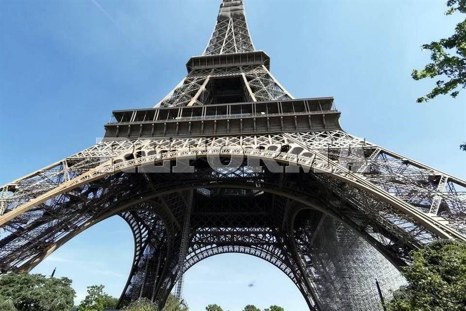 Por qué la Torre Eiffel y otros monumentos crecen en verano y menguan en  invierno? 