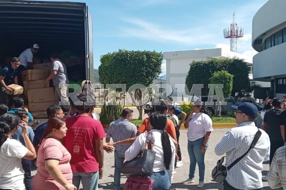 Llega ayuda civil a Guerrero para afectados por ‘Otis’