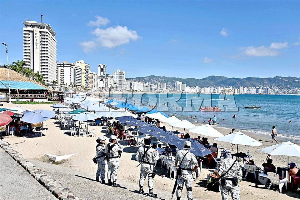 Van hoteles en Acapulco al 74%; siguen 31 desaparecidos