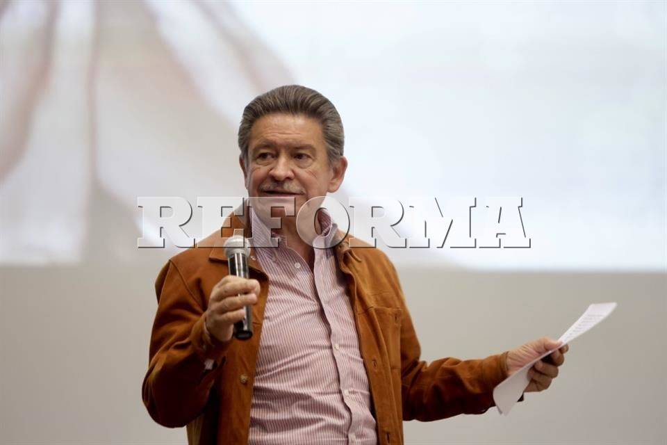 AMLO recibía maletas de dinero.- Navarrete