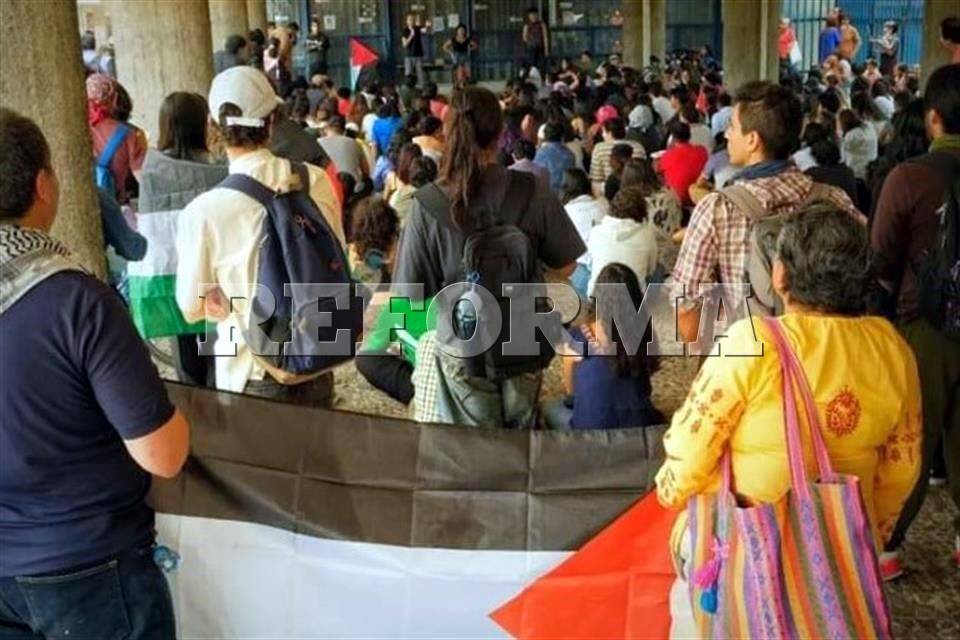 Exigen alumnos de UNAM a AMLO veto a Israel