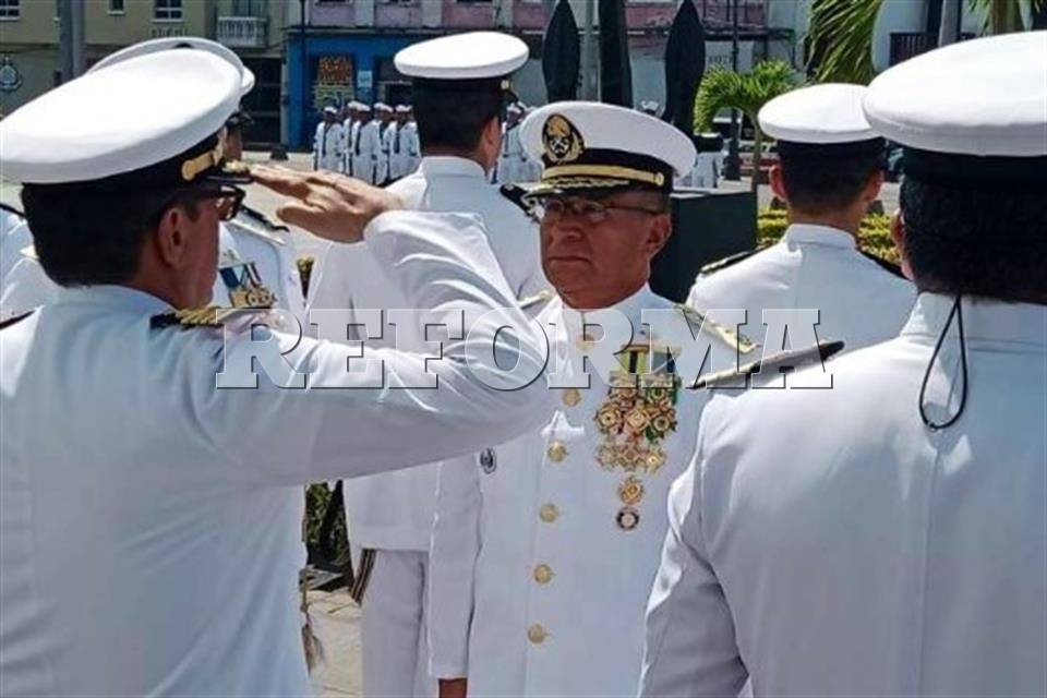 Acusan a Almirante de abusos a personal