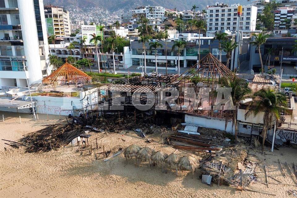 Se incendia restaurante en la costera de Acapulco
