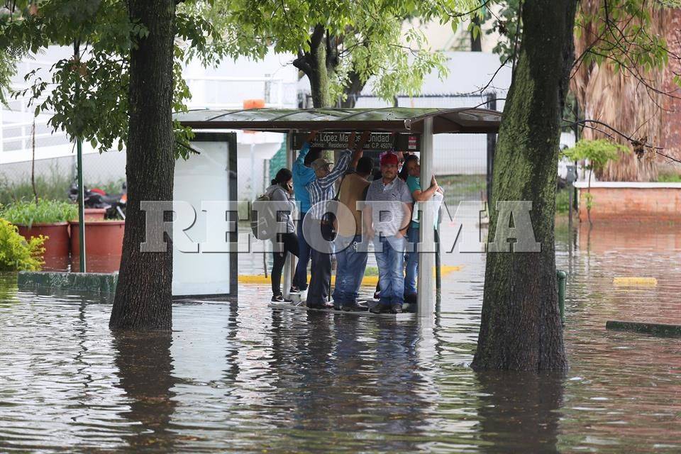 Se repite historia: Pega lluvia a Zapopan