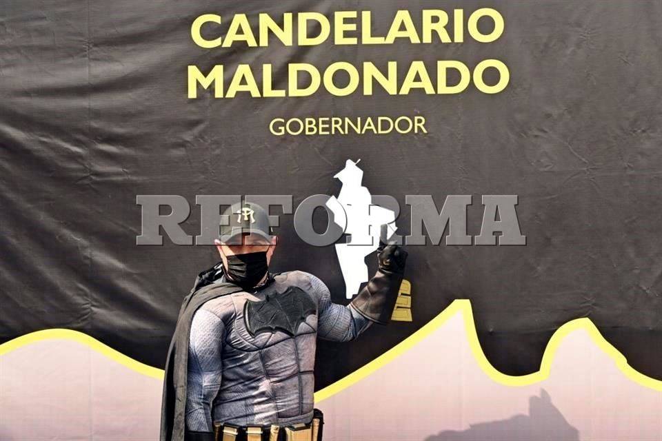 Buscará 'Batman regio' firmas para candidatura