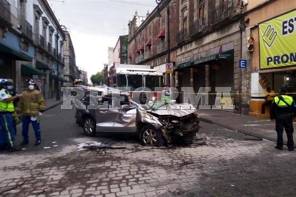 Muere hombre al caer de estacionamiento en Centro Histórico