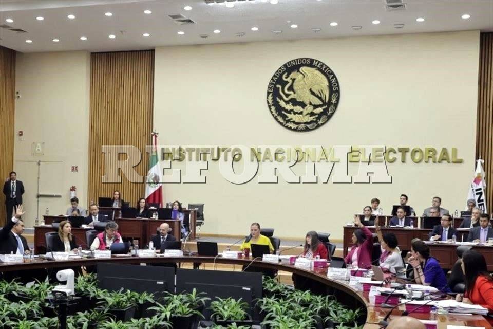 Impide INE a servidores de la nación representar partidos