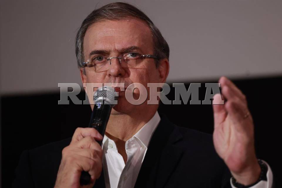 Califica Ebrard a Delgado de ‘mala actitud’