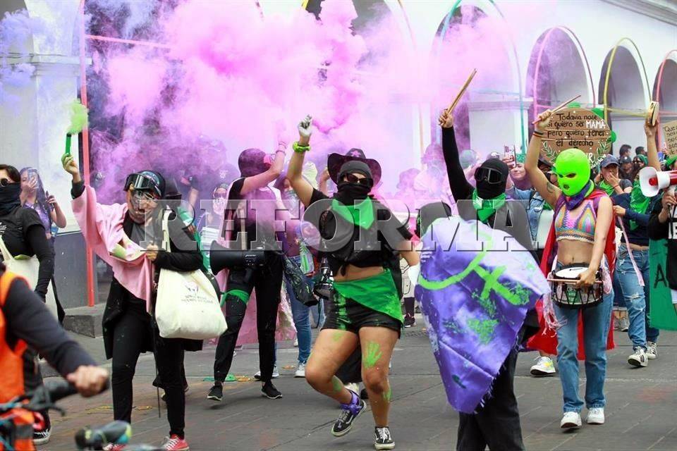 Marchan por despenalización del aborto en Edomex