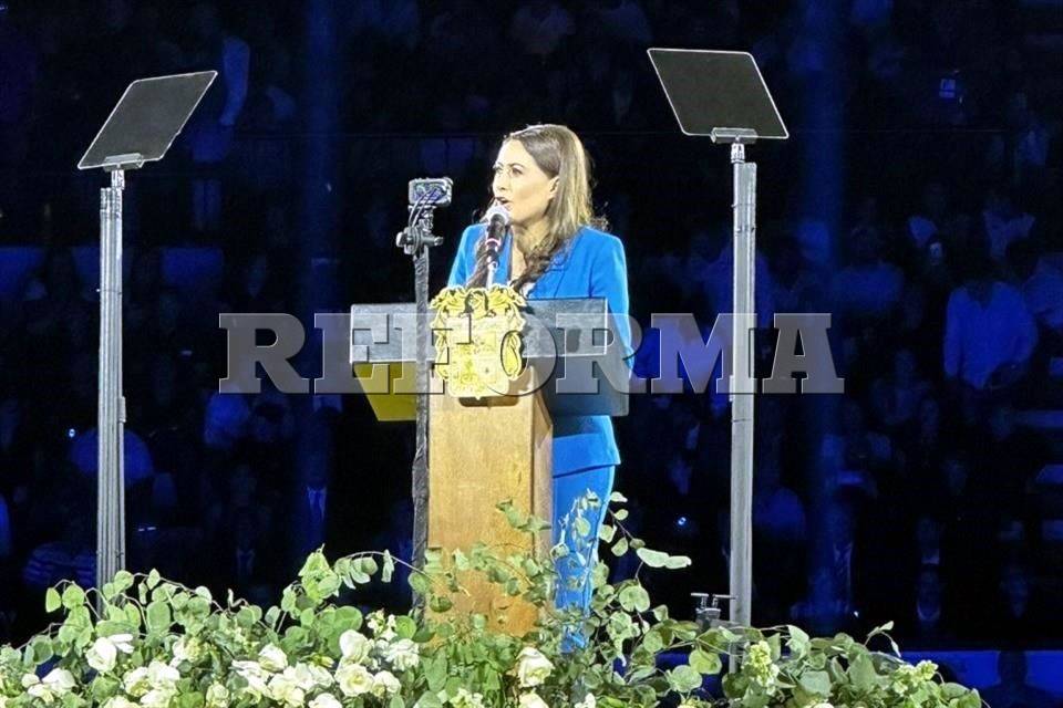 Rinde informe Tere Jiménez en plaza de toros