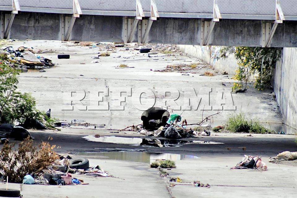 ‘Fluyen’ por arroyos ¡basura y desechos!