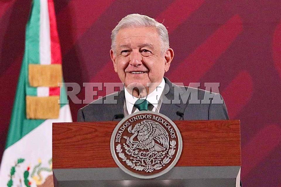 Llega AMLO igual que Fox al quinto año